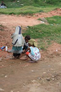 Müllsammler-Kinder in Tana